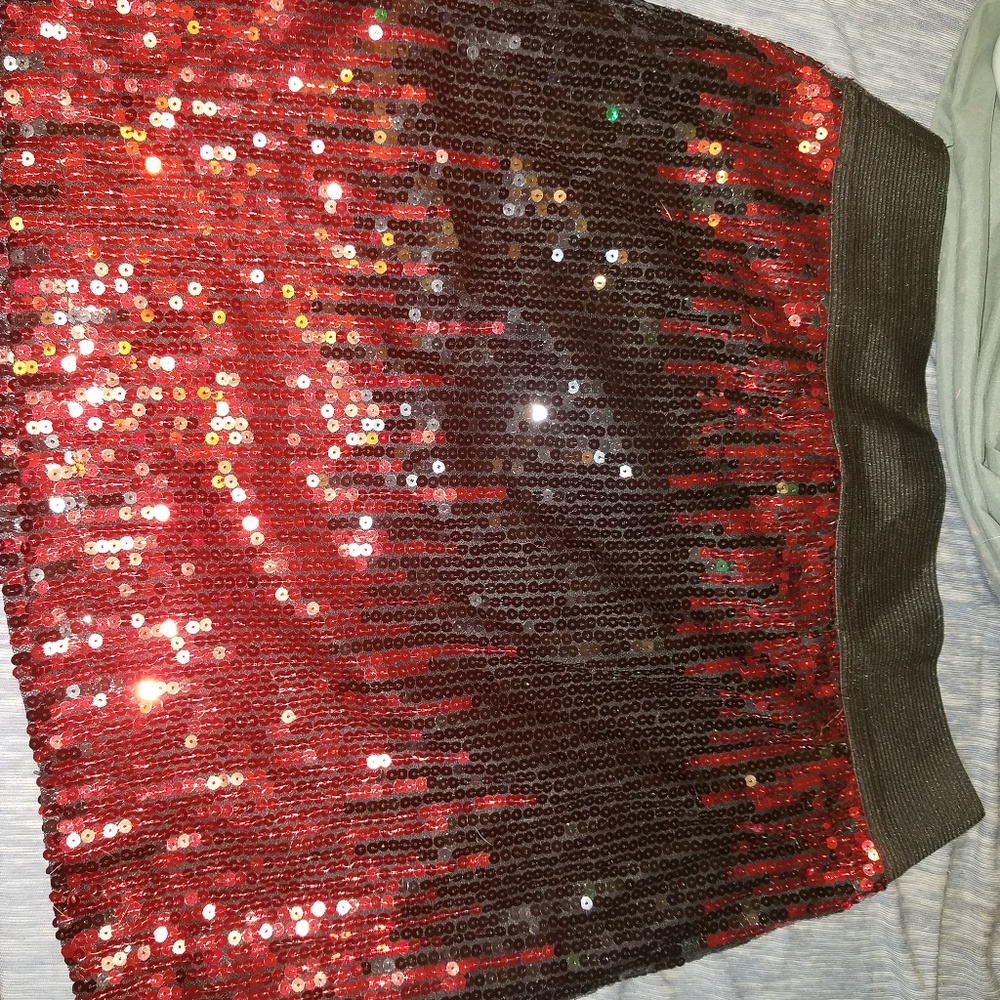 Full sequin mini skirt - Red into black into red